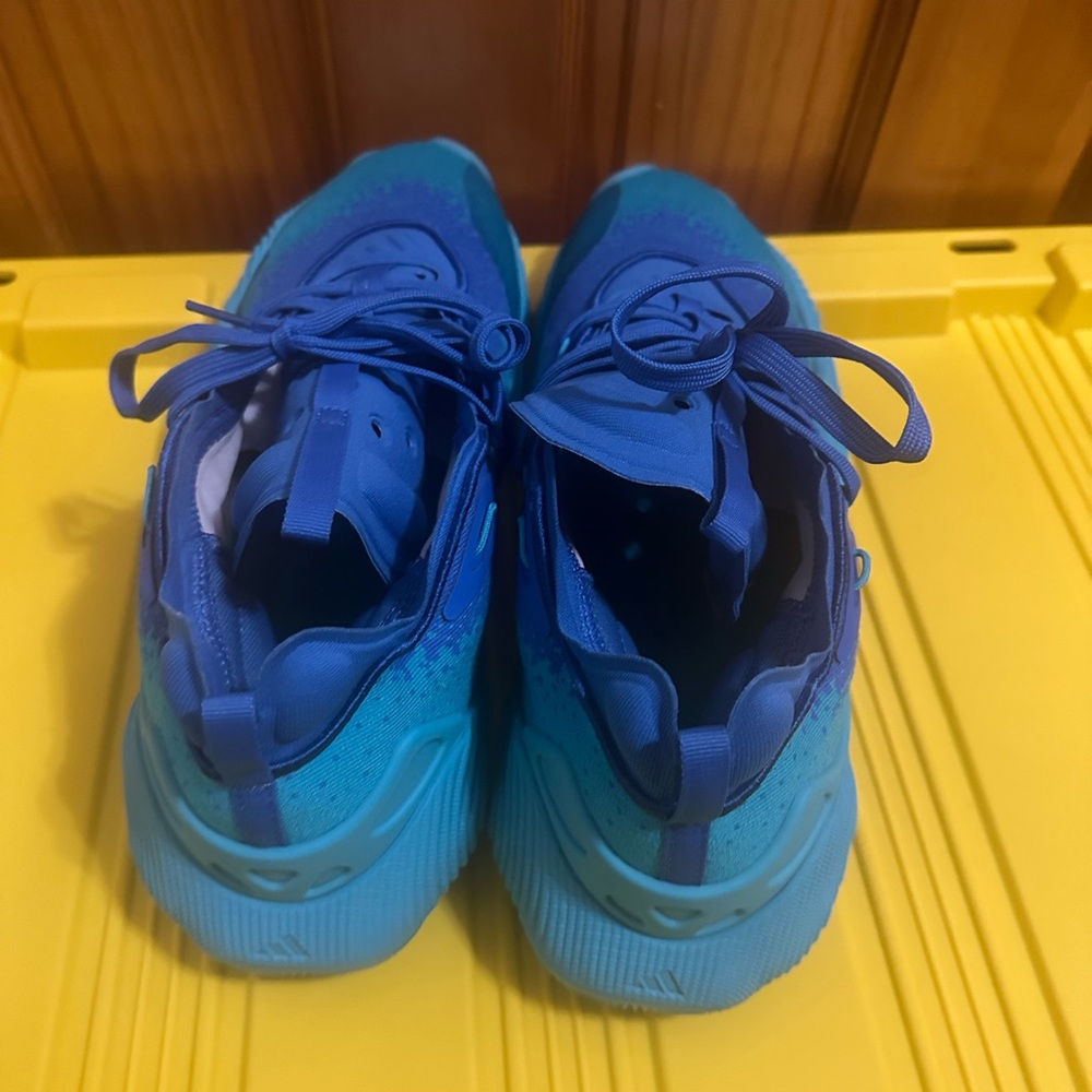adidas Men's Trae Young 3 Athletic Shoes - Picture 4 of 6